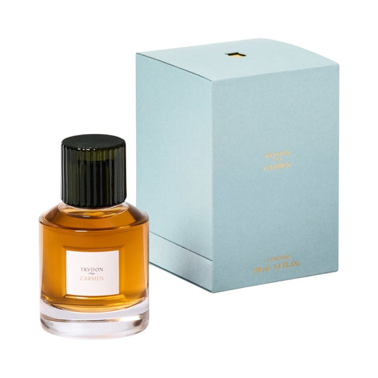 Trudon Carmen eau de parfum v 100 ml sklenenom flakóne so svetlomodrou darčekovou krabičkou.